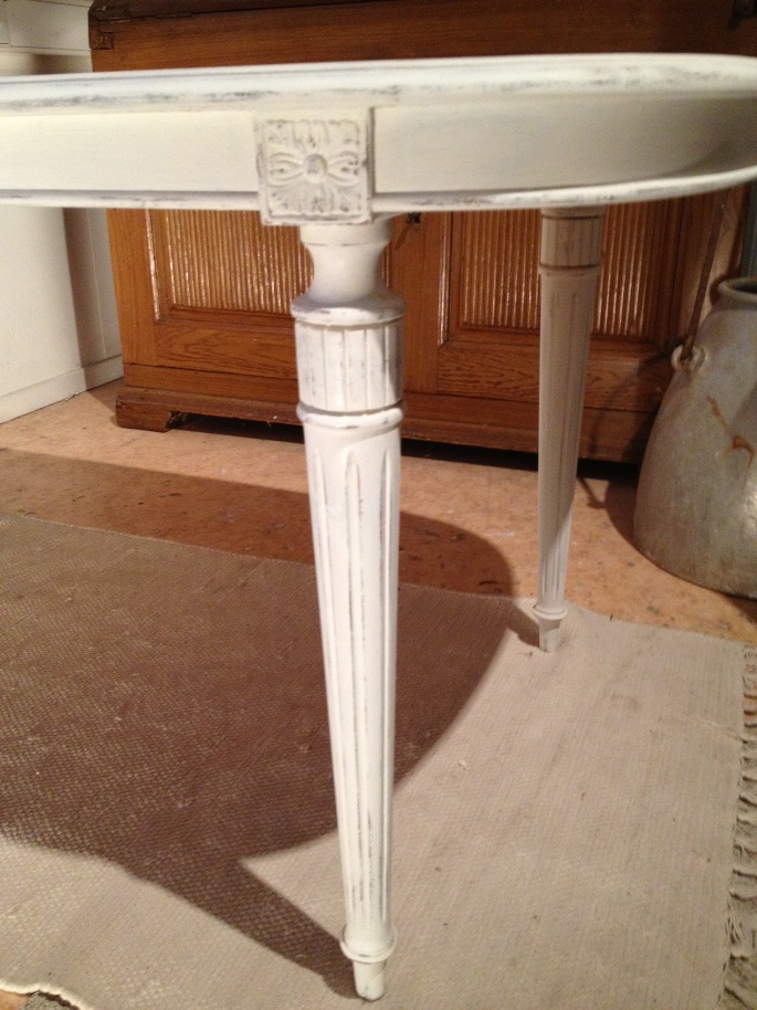 Himlarum Ovalt soffbord shabby chic gustaviansk stil Himlarum Ovalt soffbord shabby chic gustaviansk stil