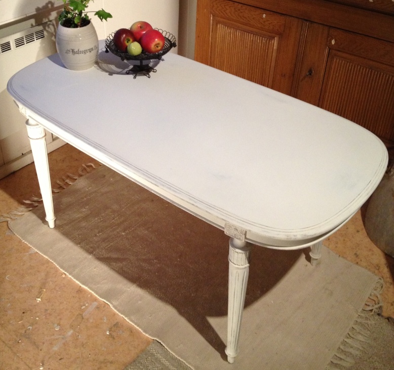 Himlarum Ovalt soffbord shabby chic gustaviansk stil Himlarum Ovalt soffbord shabby chic gustaviansk stil