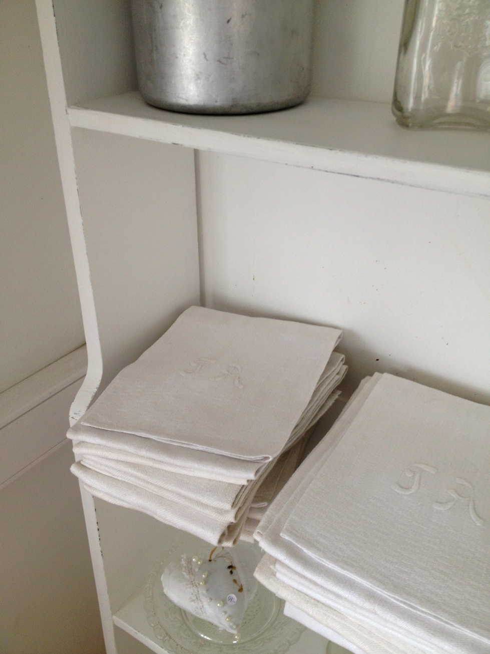 Himlarum nätt bokhylla golvhylla shabby chic